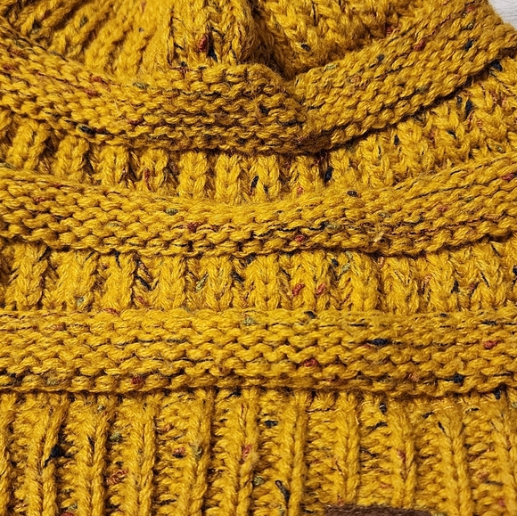 C.C Beanie Bundle - Picture 10 of 10